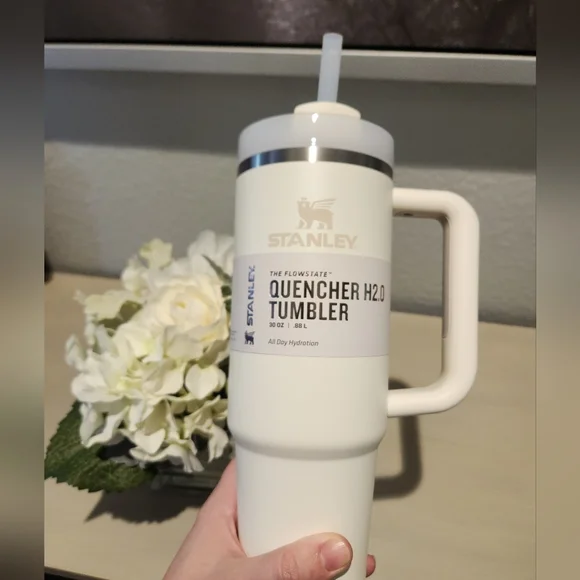 (2) NWT Stanley Cream 30 oz Flowstate Quencher H20 Tumblers - Picture 4 of 12